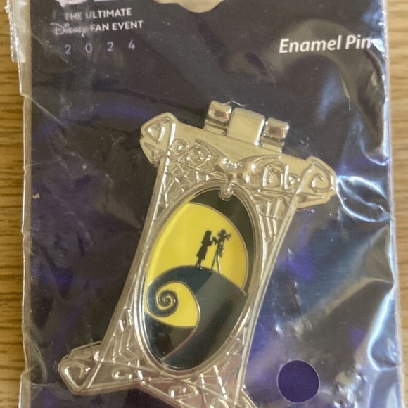 2024 D23 EXPO BOXLUNCH NIGHTMARE BEFORE CHRISTMAS JACK SALLY PICTURE FRAME PIN - Picture 2 of 4